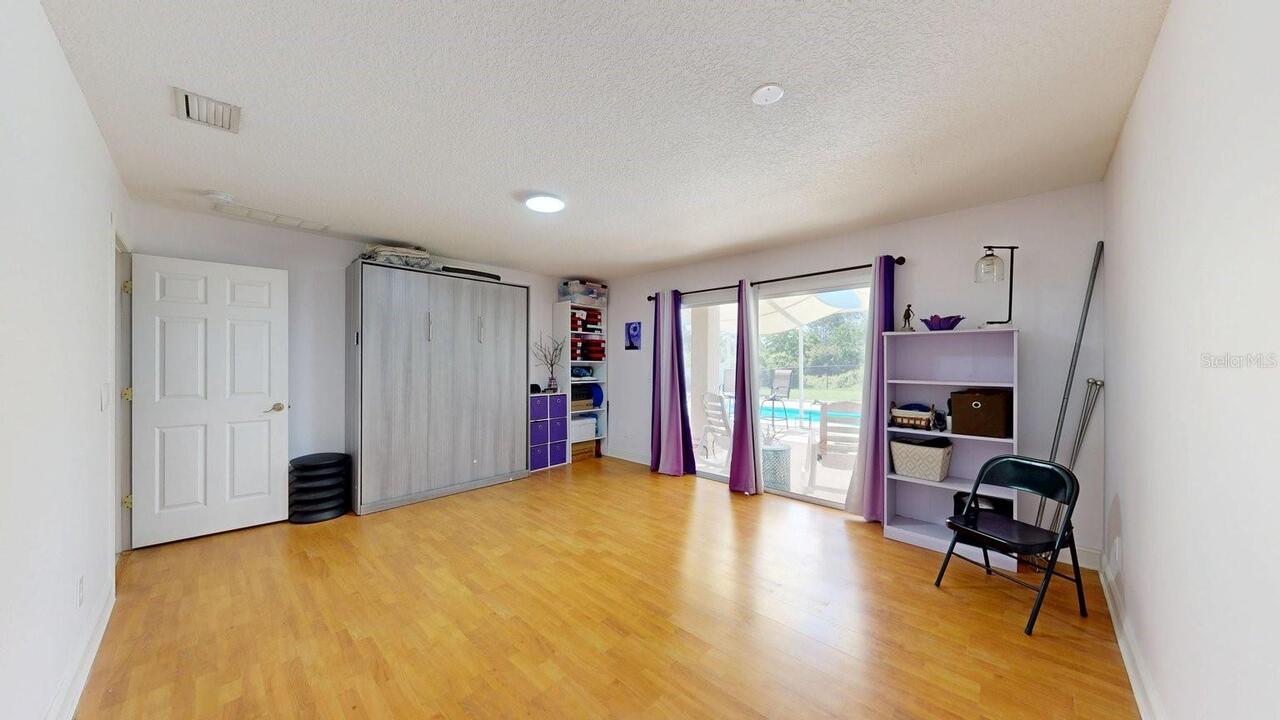 Listing Photo 14