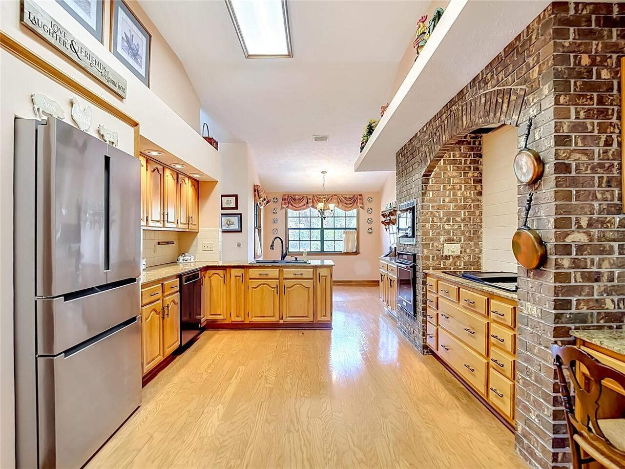 Listing Photo 17