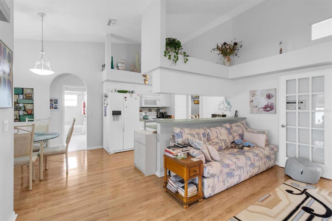 Listing Photo 11