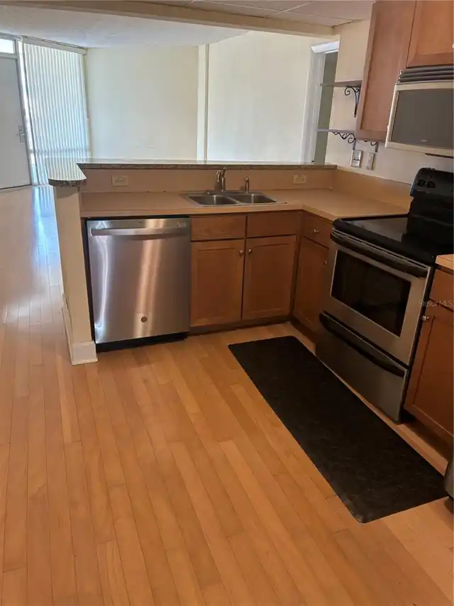 Listing Photo 9