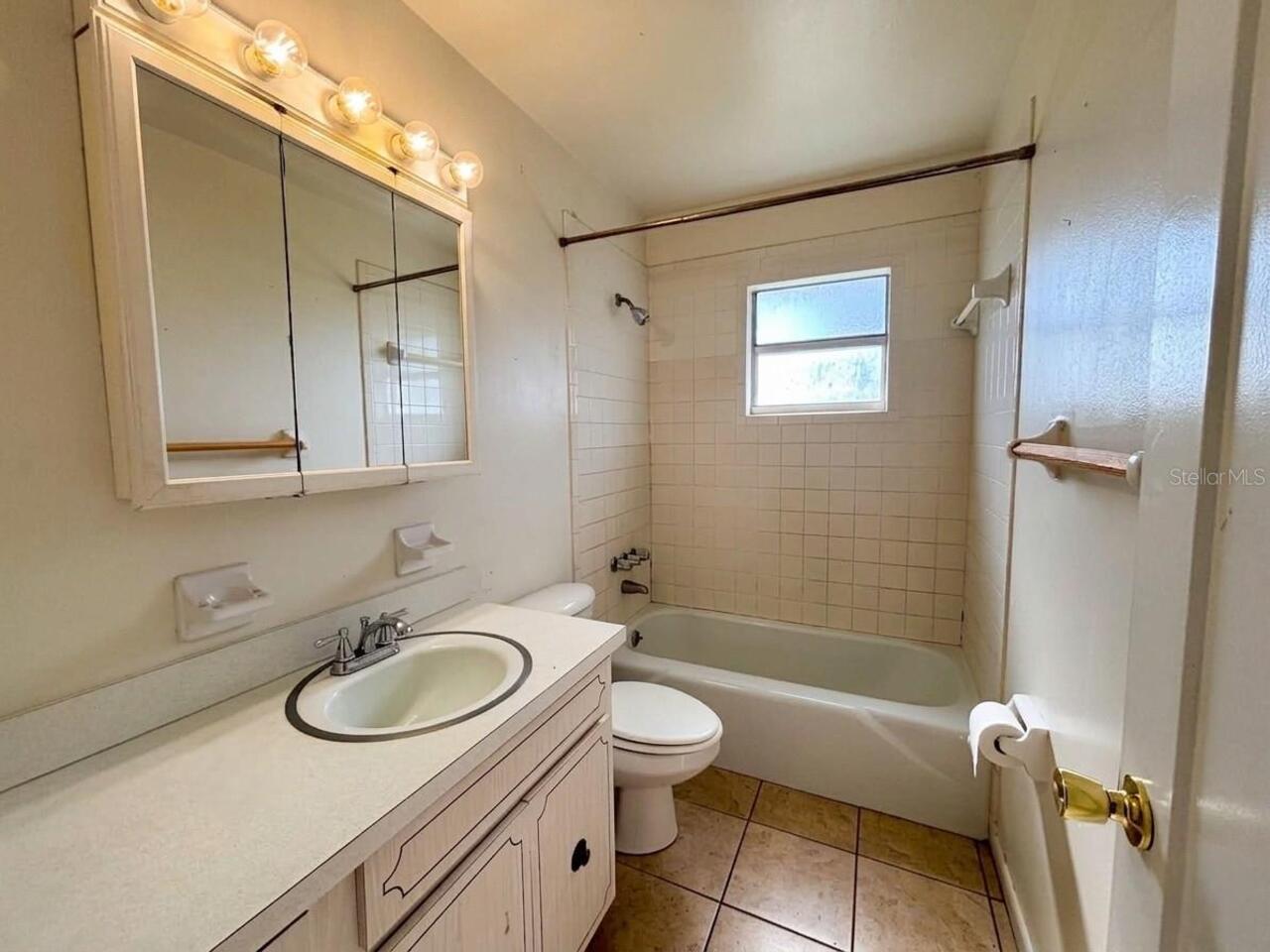 Listing Photo 8