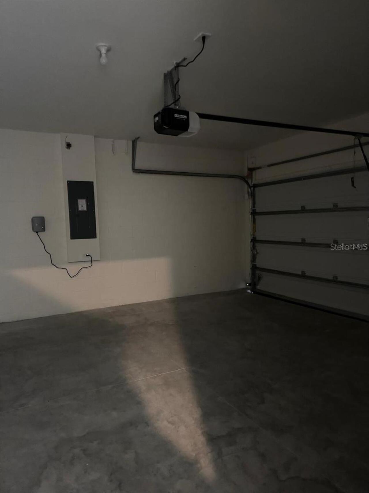 Listing Photo 12
