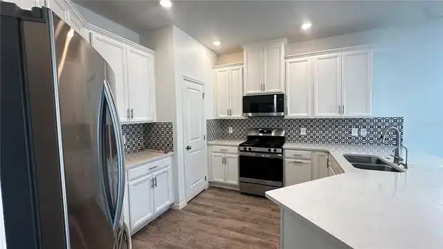 Listing Photo 6