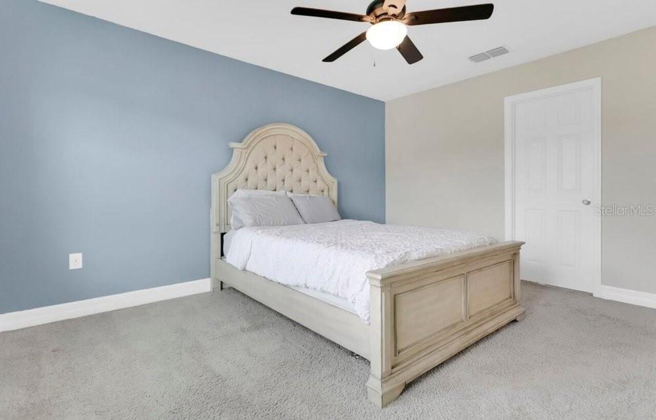 Listing Photo 12