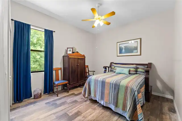 Listing Photo 21