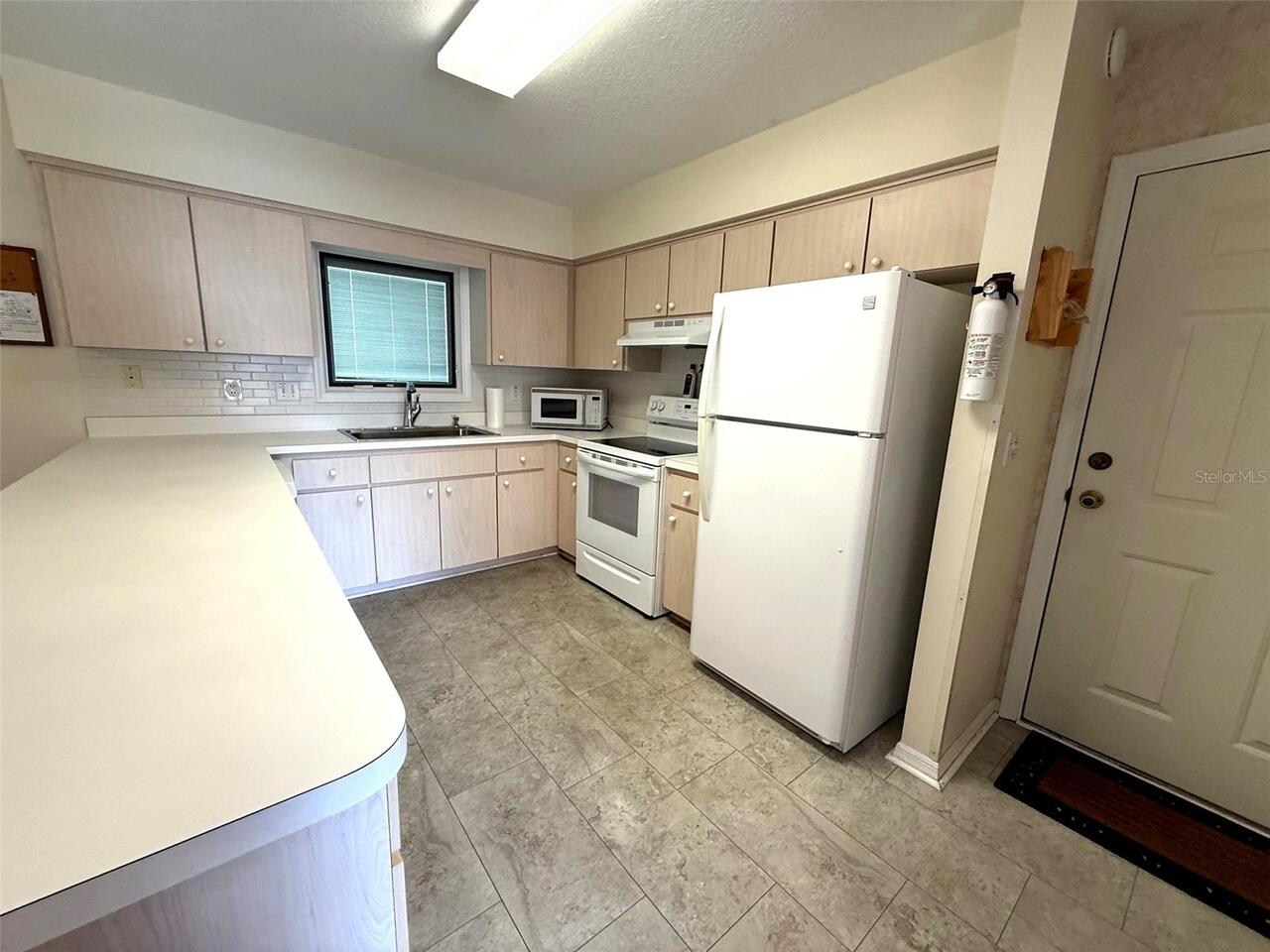 Listing Photo 10