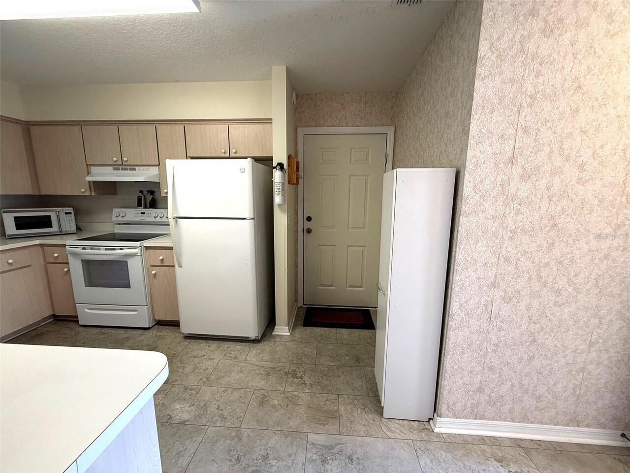 Listing Photo 12