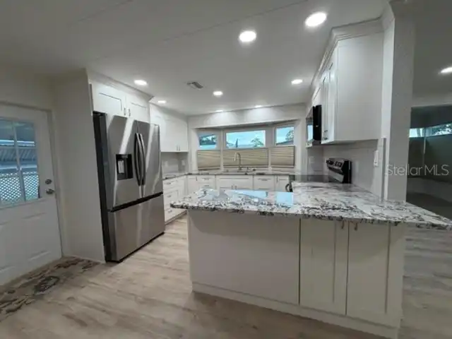 Listing Photo 16