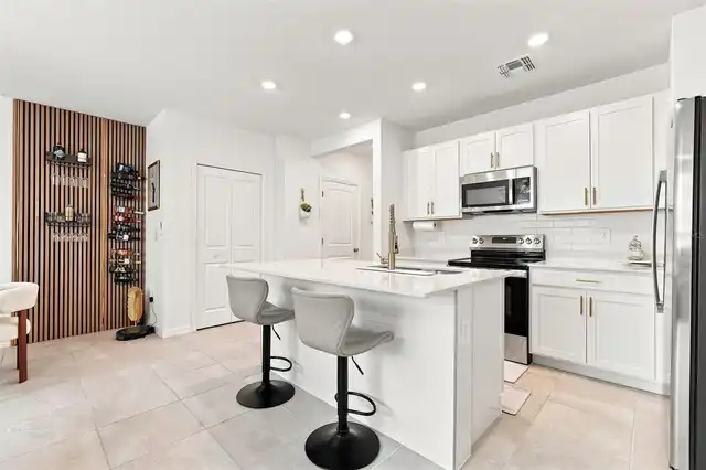 Listing Photo 7