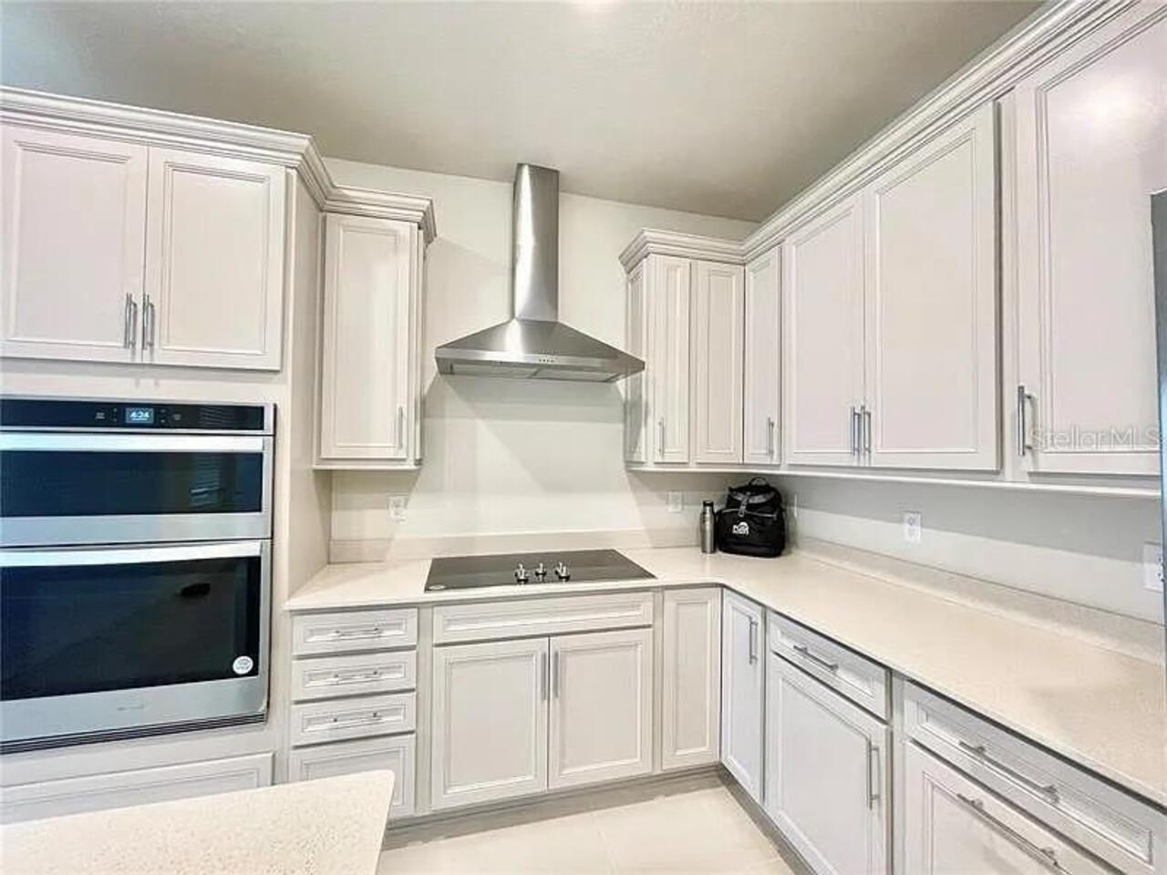 Listing Photo 11