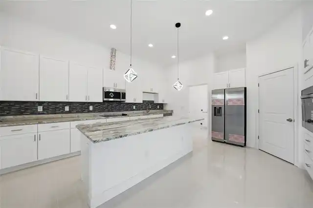 Listing Photo 16