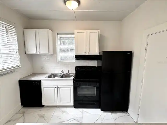 Listing Photo 11
