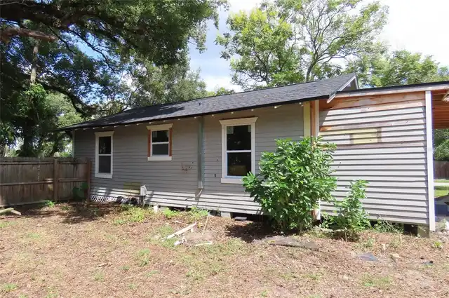Listing Photo 12