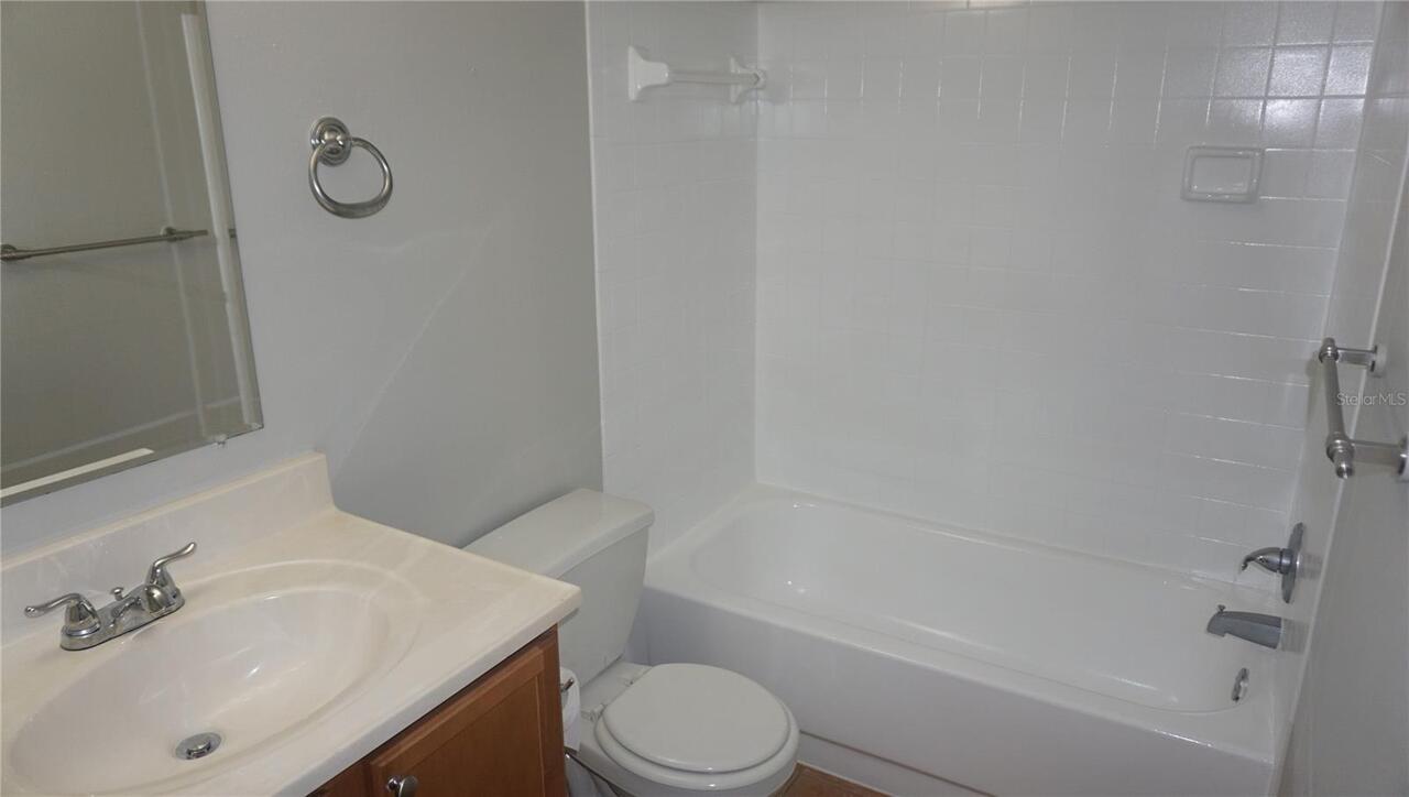 Listing Photo 8