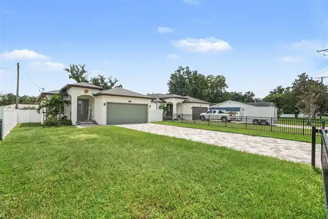 Listing Photo 6