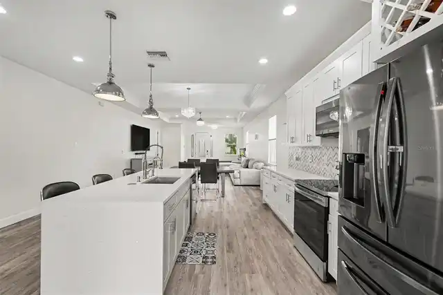 Listing Photo 12