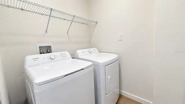 Listing Photo 12