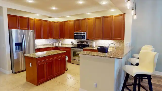 Listing Photo 9