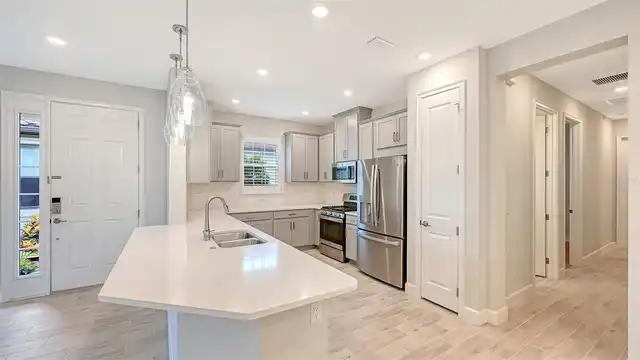 Listing Photo 15