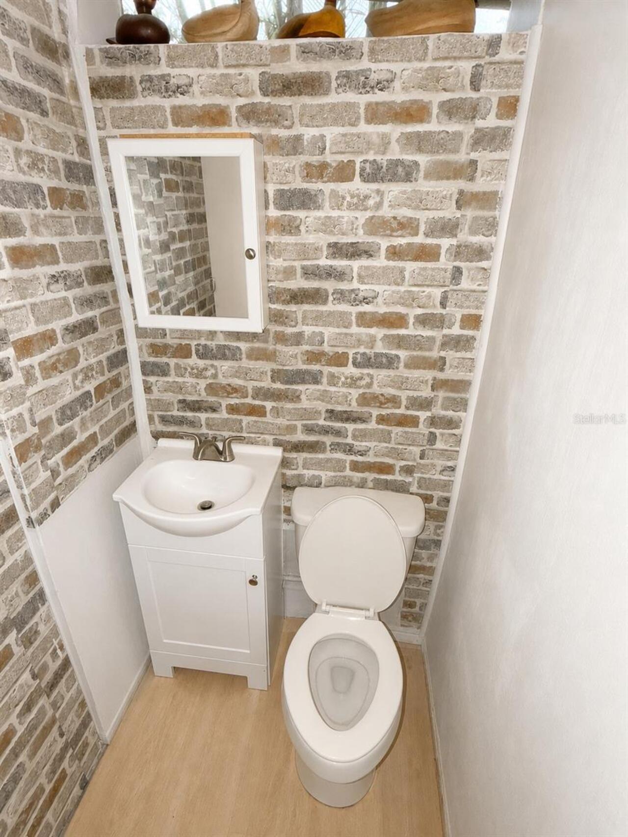 Listing Photo 14