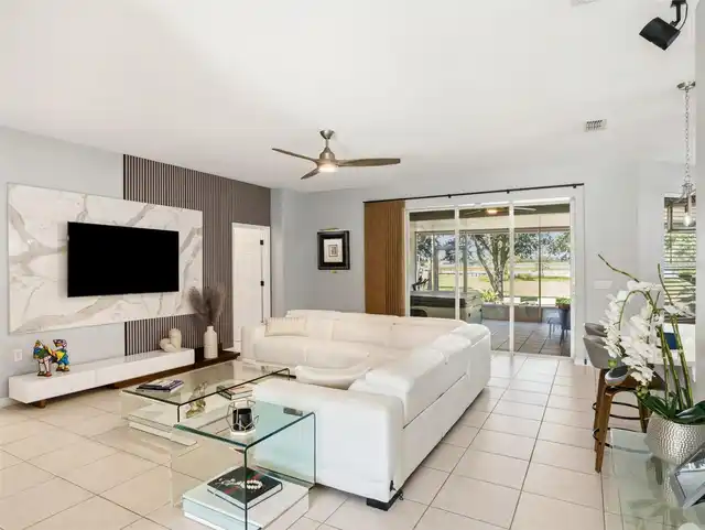 Listing Photo 9