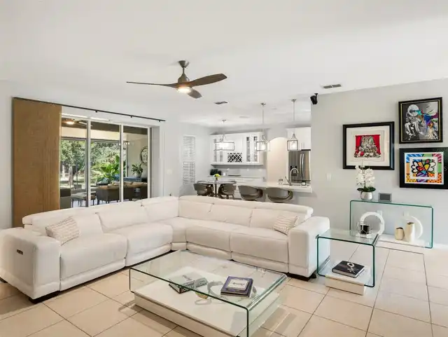 Listing Photo 10