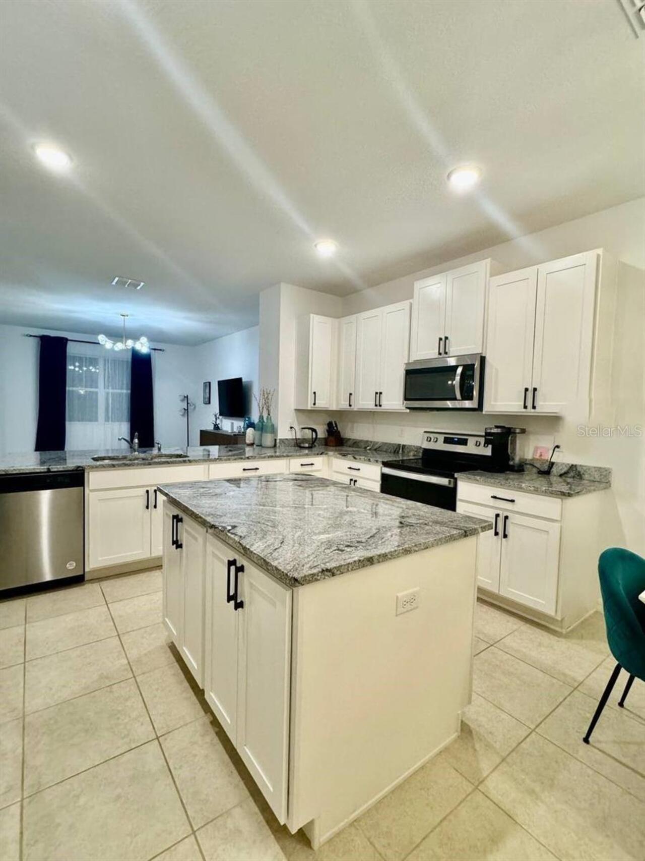 Listing Photo 11