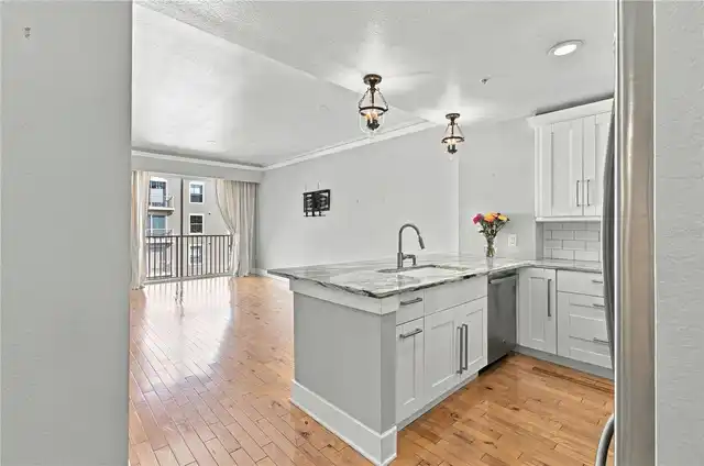 Listing Photo 7