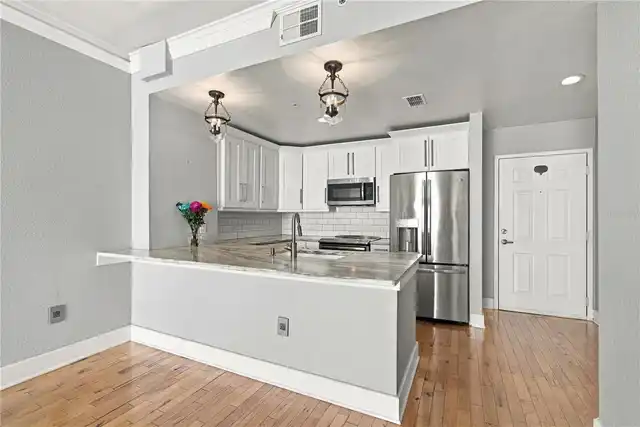 Listing Photo 9
