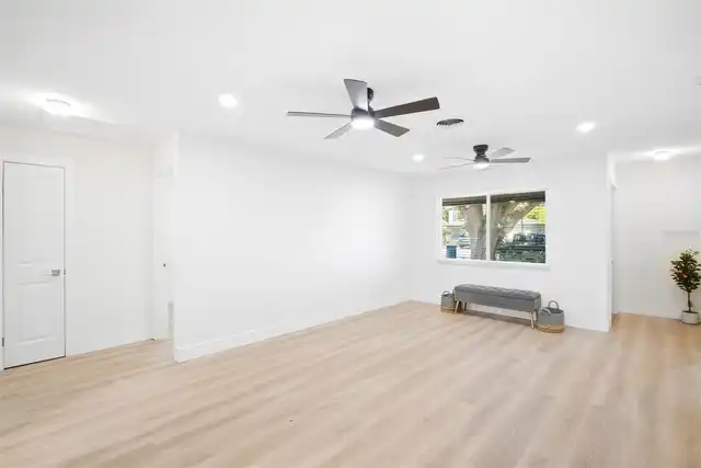 Listing Photo 14