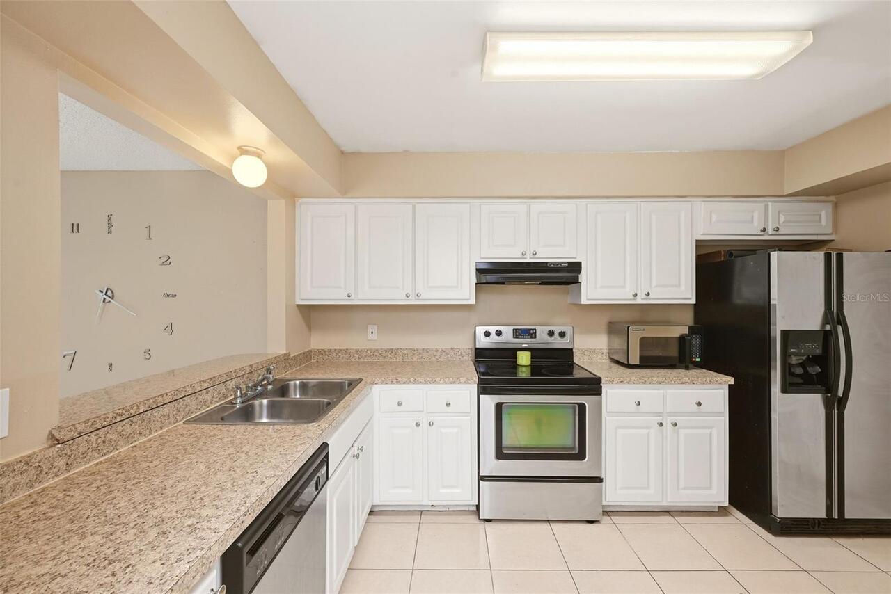 Listing Photo 12