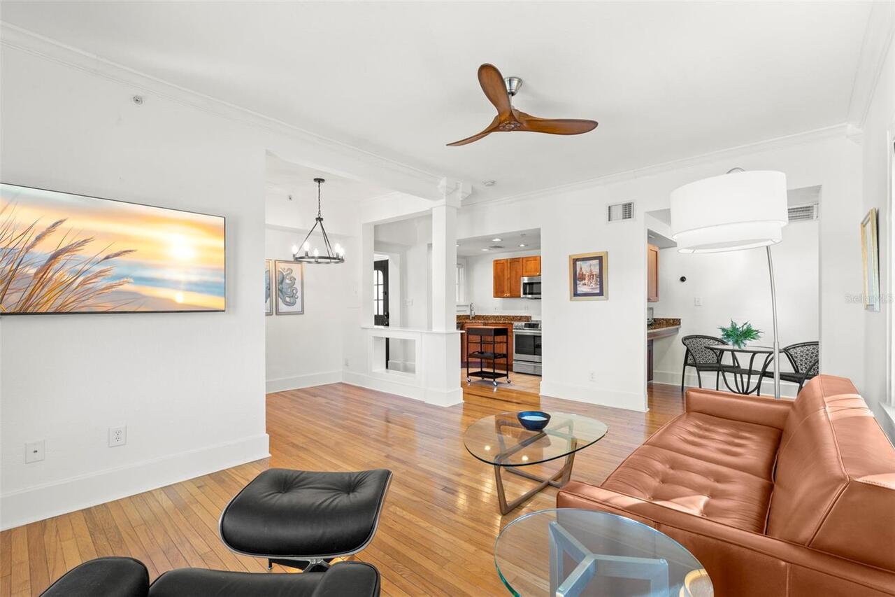 Listing Photo 11