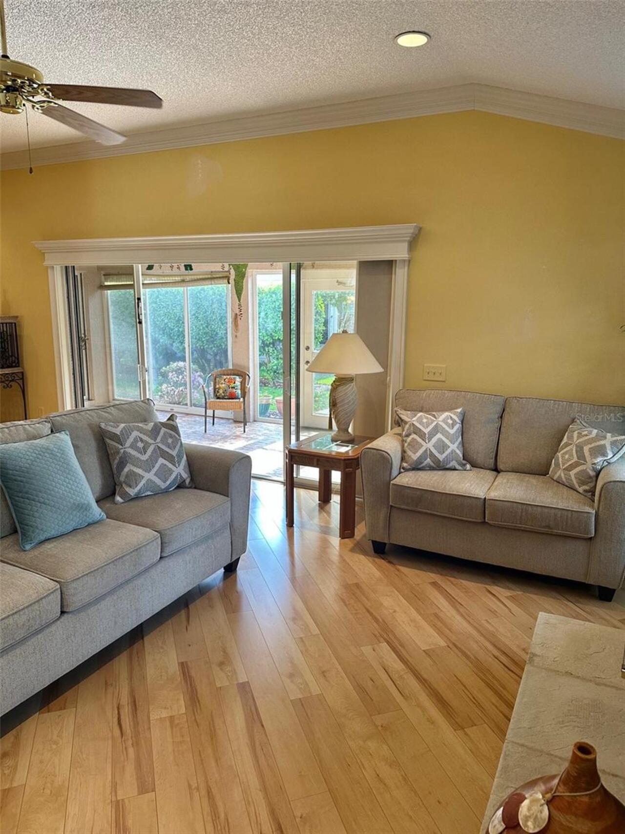 Listing Photo 11