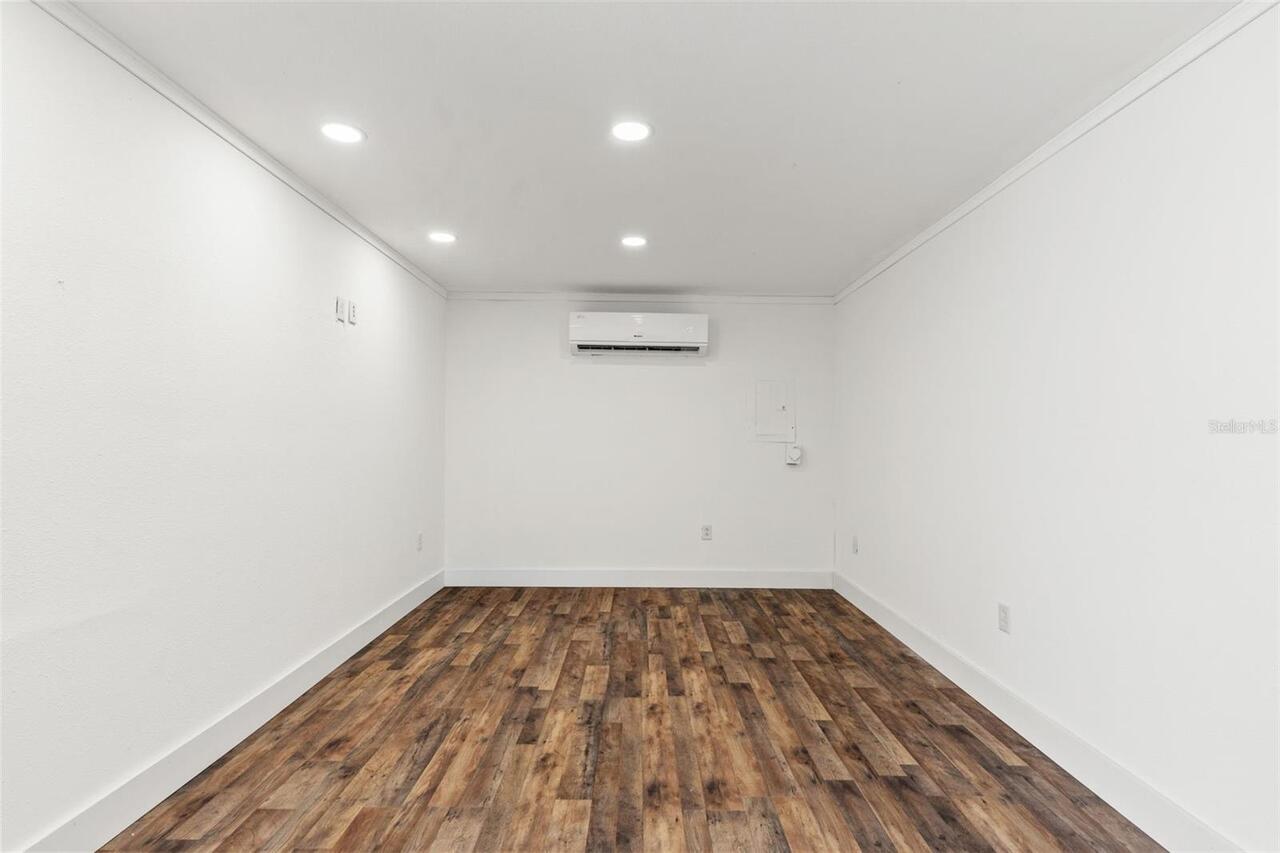 Listing Photo 43