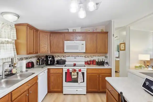 Listing Photo 15