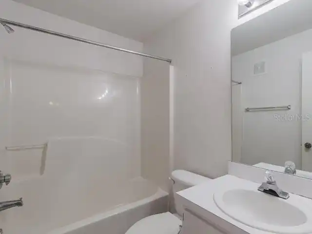 Listing Photo 9