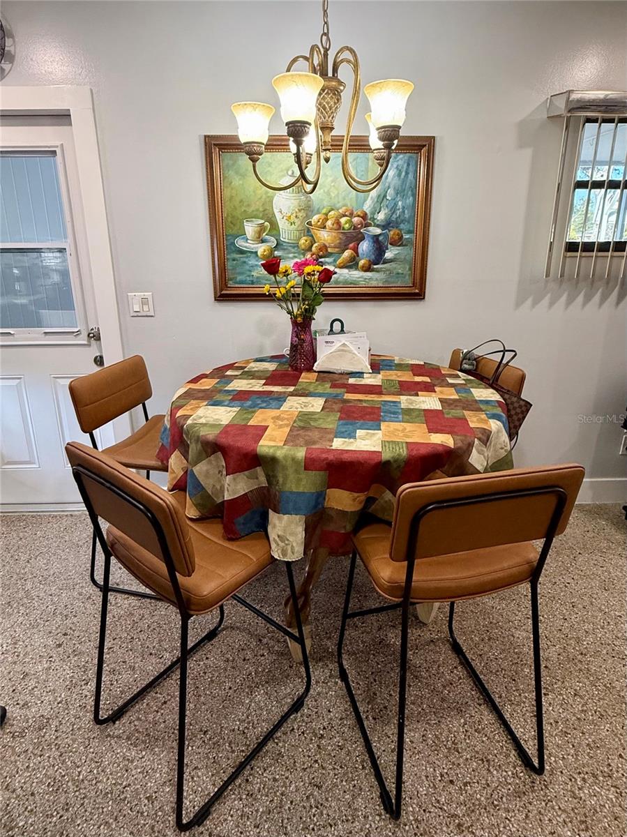 Listing Photo 8