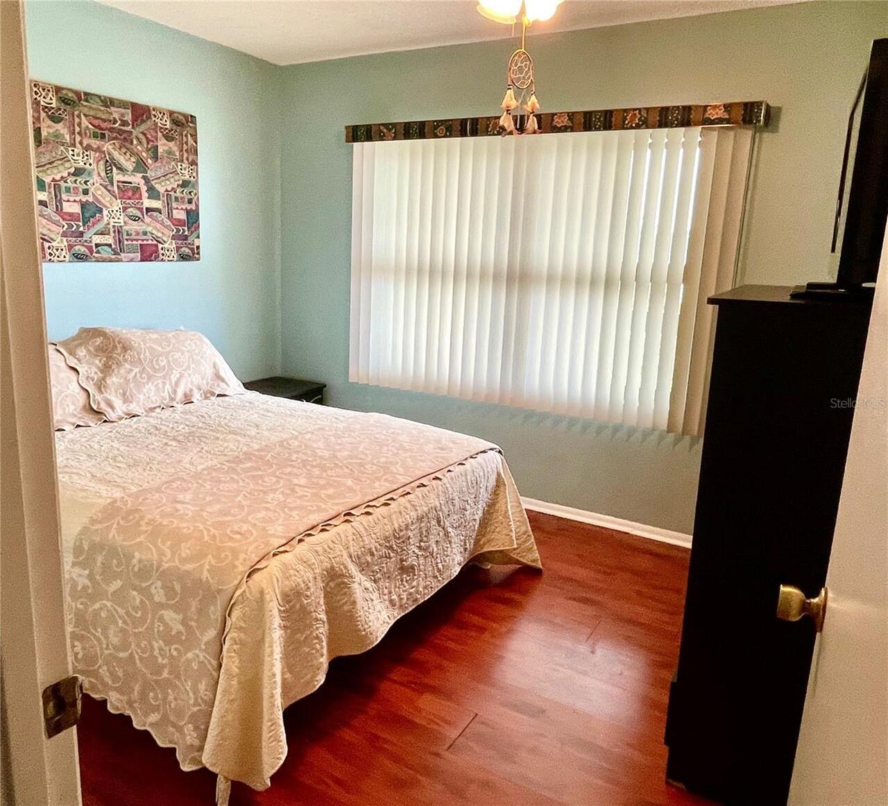 Listing Photo 10