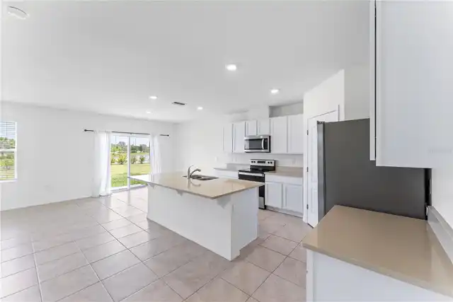 Listing Photo 10