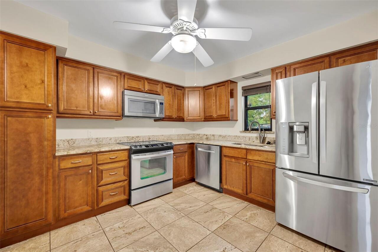 Listing Photo 10