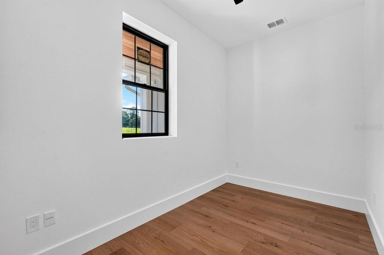 Listing Photo 24