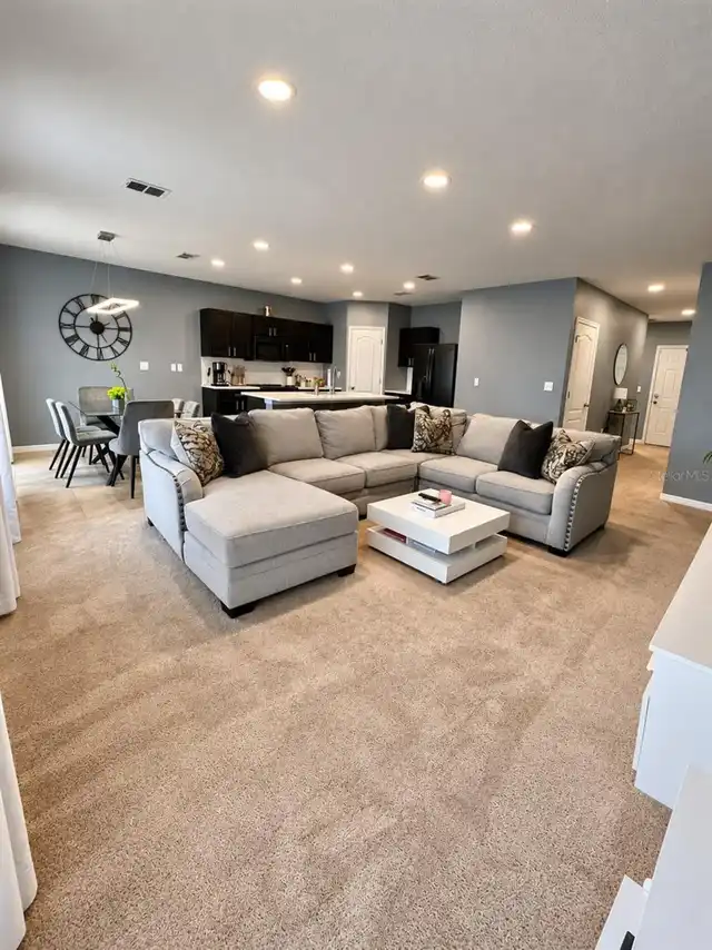 Listing Photo 11