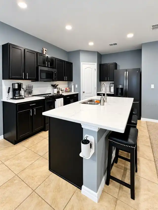 Listing Photo 12