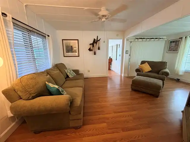 Listing Photo 7