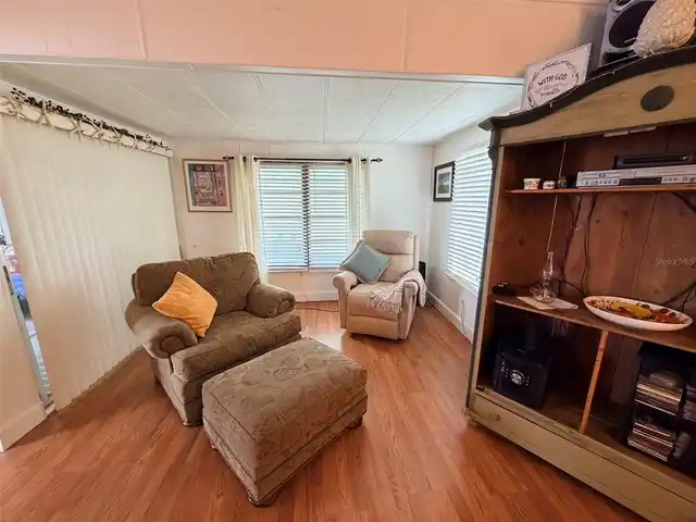 Listing Photo 9