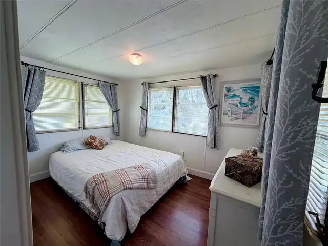 Listing Photo 10