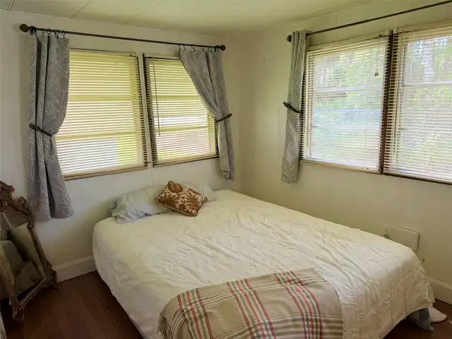 Listing Photo 11