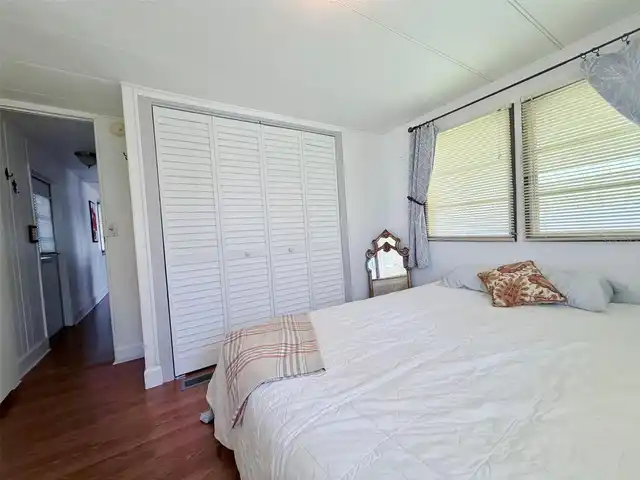 Listing Photo 12
