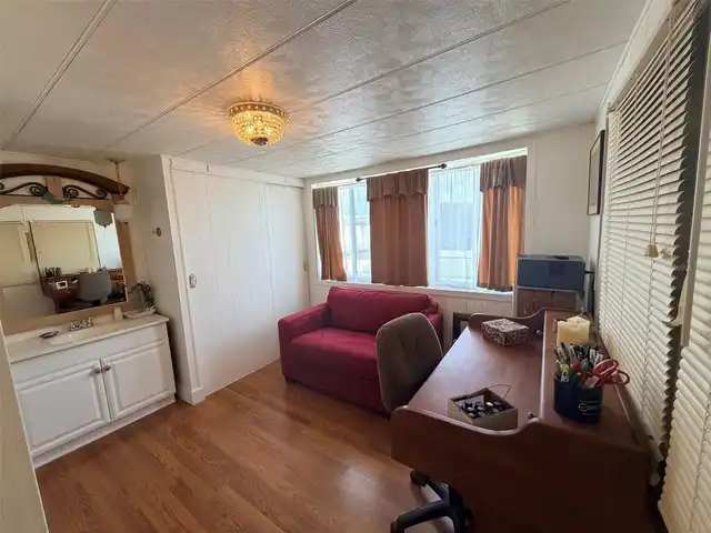 Listing Photo 15