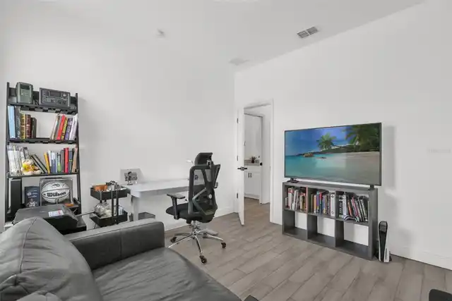 Listing Photo 21